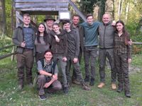 Gruppenfoto mit Teilnehmern der Jagdausbildung